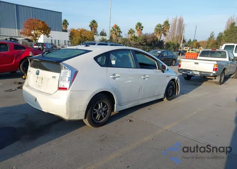 2011 Toyota Prius Three z USA, uszkodzony, nr VIN JTDKN3DUXB5327598